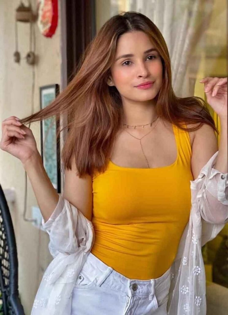 Celeb 2nd Image
